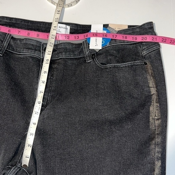 Lane Bryant Body Signature Icon jeans in a straight leg Size 22 - Picture 13 of 17